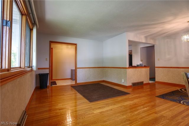 9307 Munich Drive, Parma, OH 44130