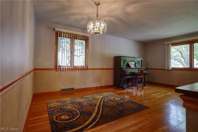 9307 Munich Drive, Parma, OH 44130