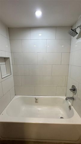 16450 NW 2nd Avenue, Miami, FL 33169