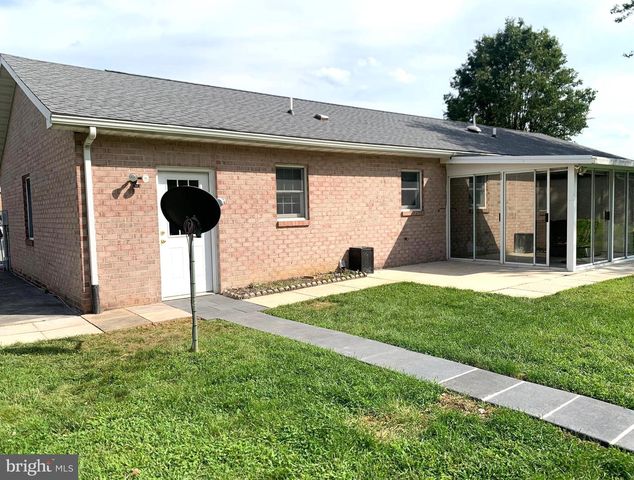 15 PLANTATION DR, Hagerstown, MD 21740