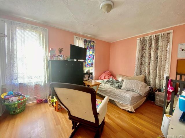 40 Orchard Street, Stamford, CT 06902