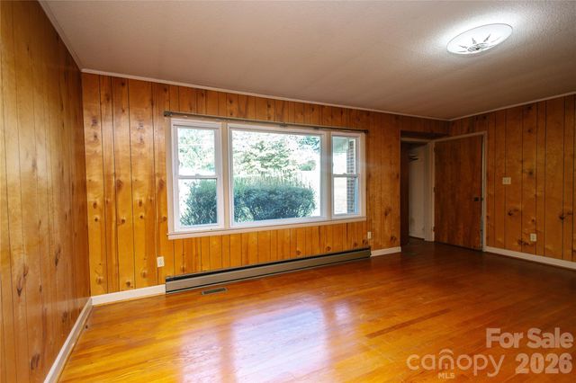 136 Marion Street, Marion, NC 28752