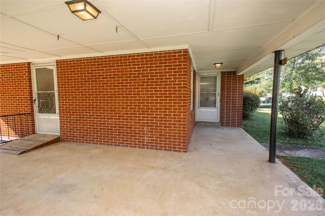 136 Marion Street, Marion, NC 28752