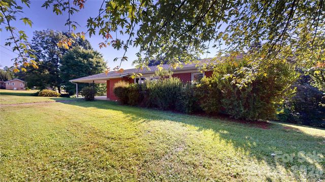 136 Marion Street, Marion, NC 28752