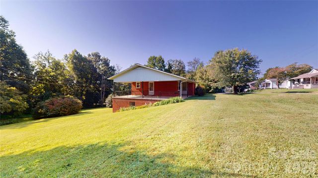 136 Marion Street, Marion, NC 28752