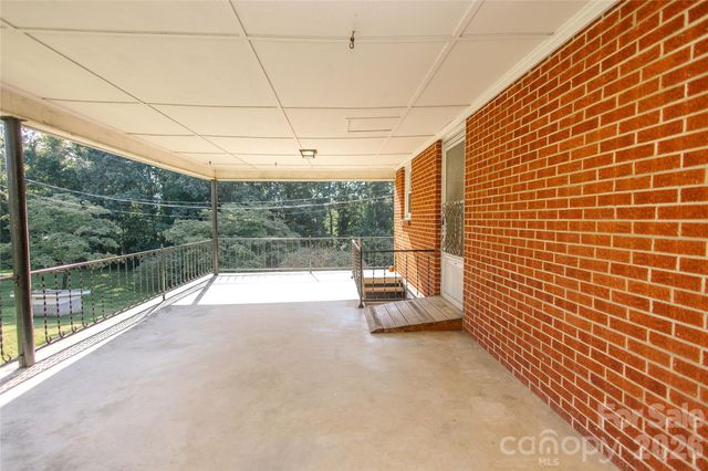 136 Marion Street, Marion, NC 28752