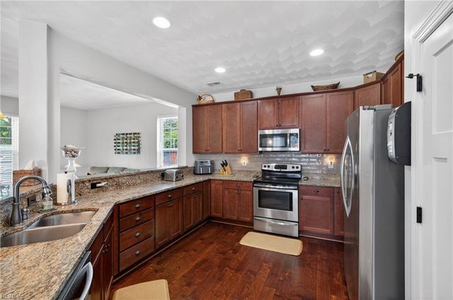 103 Stonehurst RD, Hampton, VA 23669