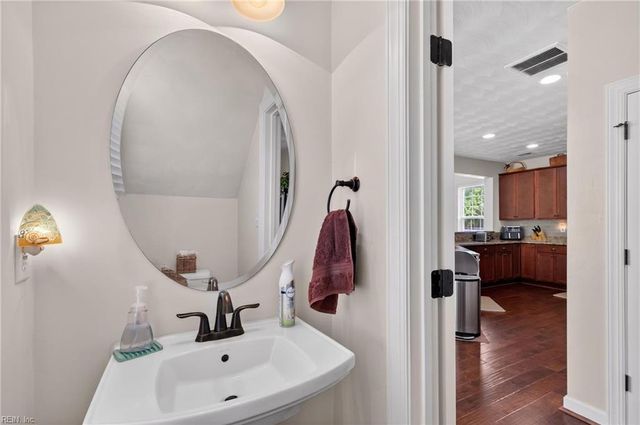 103 Stonehurst RD, Hampton, VA 23669