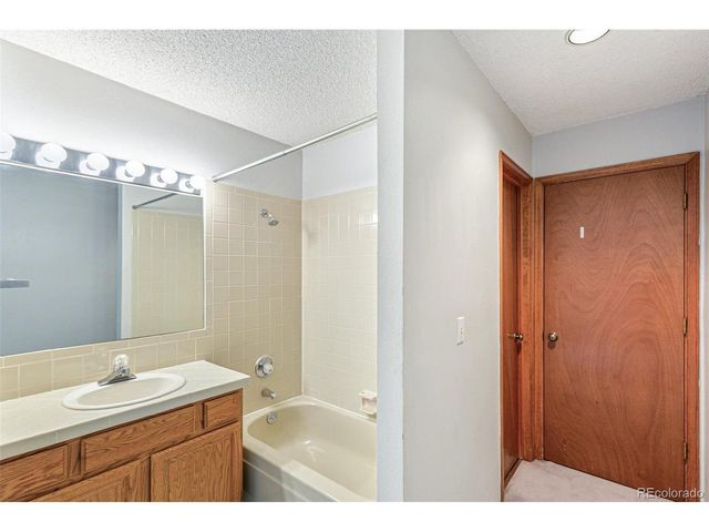 1350 S Idalia St G, Aurora, CO 80017