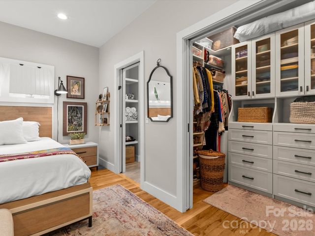 18 Thurland Avenue, Asheville, NC 28803