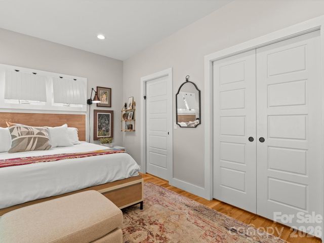 18 Thurland Avenue, Asheville, NC 28803