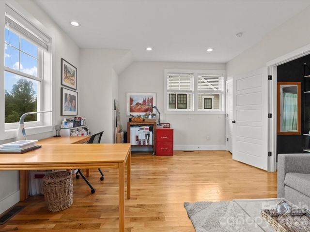 18 Thurland Avenue, Asheville, NC 28803