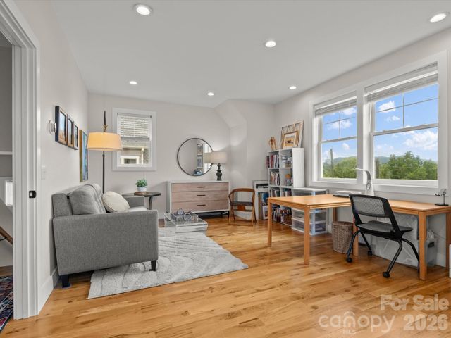18 Thurland Avenue, Asheville, NC 28803