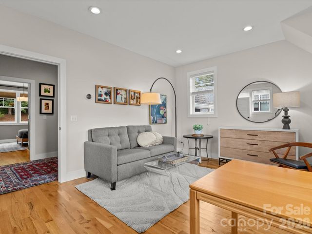 18 Thurland Avenue, Asheville, NC 28803