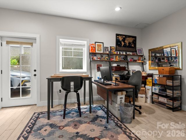 18 Thurland Avenue, Asheville, NC 28803
