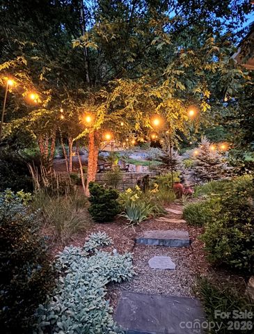 18 Thurland Avenue, Asheville, NC 28803