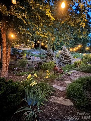 18 Thurland Avenue, Asheville, NC 28803