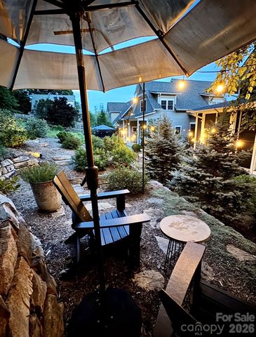 18 Thurland Avenue, Asheville, NC 28803