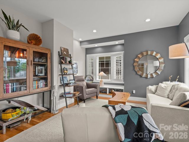 18 Thurland Avenue, Asheville, NC 28803