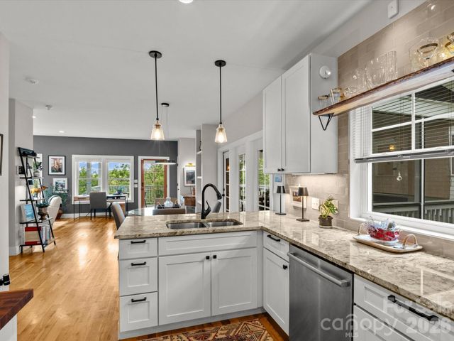 18 Thurland Avenue, Asheville, NC 28803