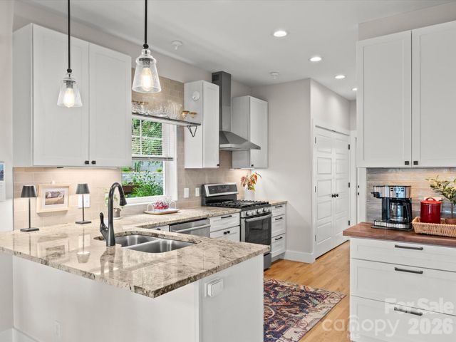 18 Thurland Avenue, Asheville, NC 28803
