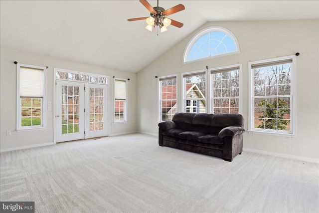 10 CARDIFF CT, Hedgesville, WV 25427