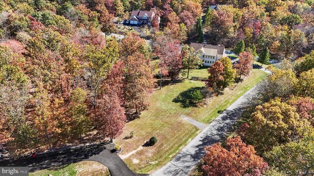 10 CARDIFF CT, Hedgesville, WV 25427