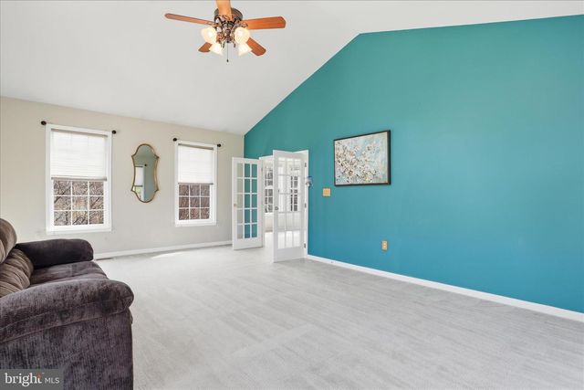 10 CARDIFF CT, Hedgesville, WV 25427