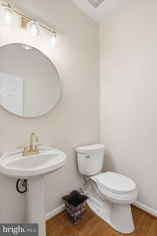 10 CARDIFF CT, Hedgesville, WV 25427