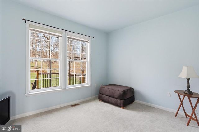 10 CARDIFF CT, Hedgesville, WV 25427