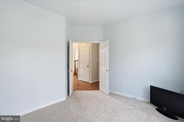 10 CARDIFF CT, Hedgesville, WV 25427