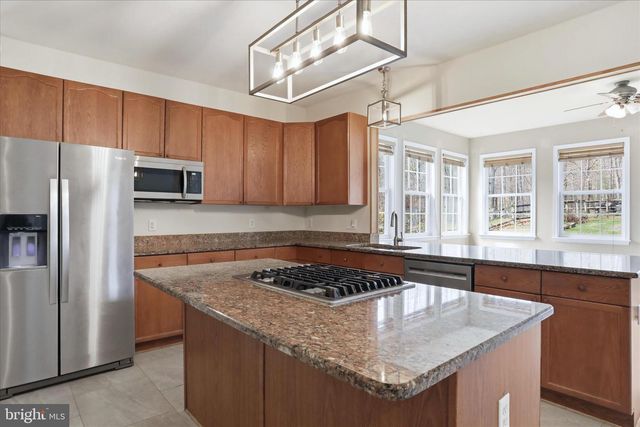 10 CARDIFF CT, Hedgesville, WV 25427