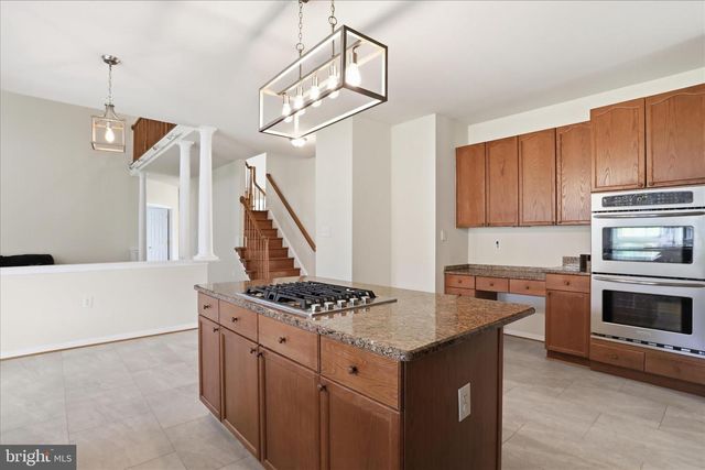 10 CARDIFF CT, Hedgesville, WV 25427