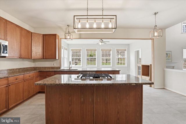 10 CARDIFF CT, Hedgesville, WV 25427