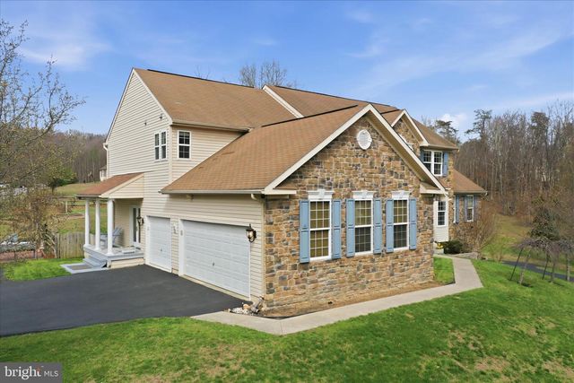 10 CARDIFF CT, Hedgesville, WV 25427