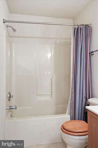 10 CARDIFF CT, Hedgesville, WV 25427