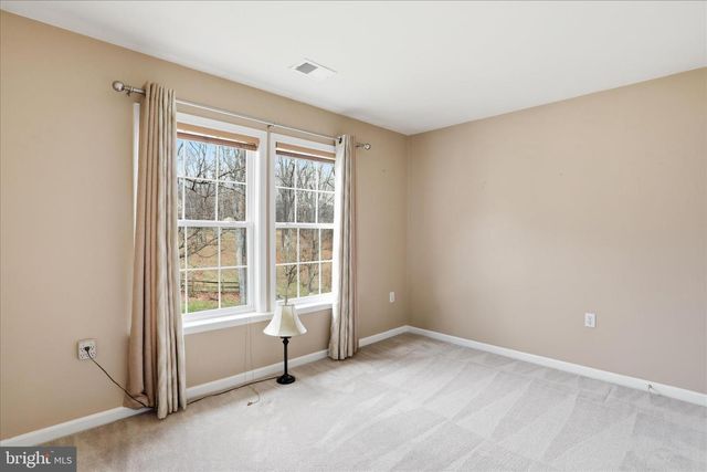 10 CARDIFF CT, Hedgesville, WV 25427