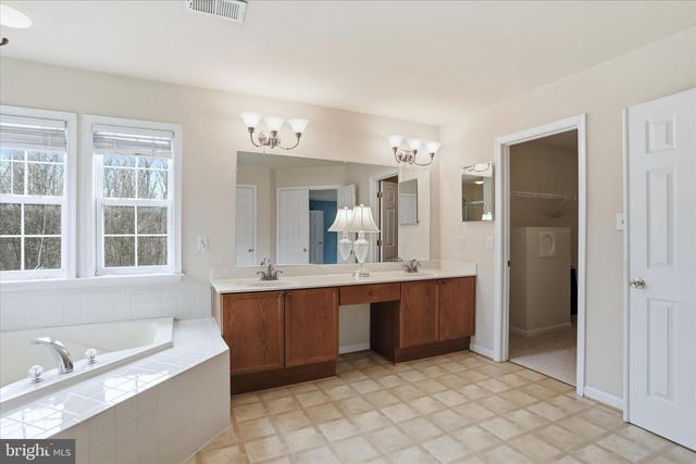 10 CARDIFF CT, Hedgesville, WV 25427