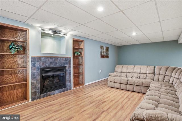 10 CARDIFF CT, Hedgesville, WV 25427