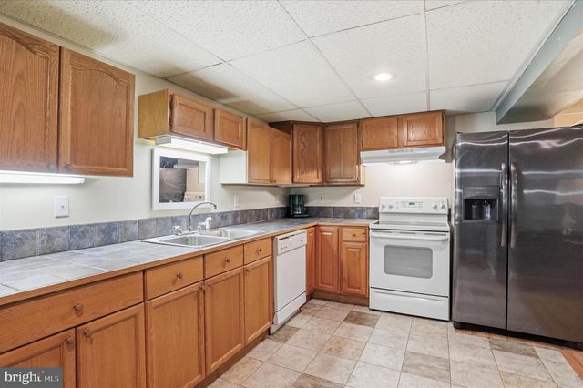 10 CARDIFF CT, Hedgesville, WV 25427