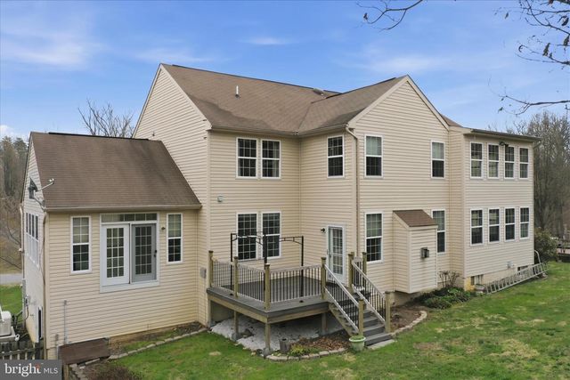 10 CARDIFF CT, Hedgesville, WV 25427