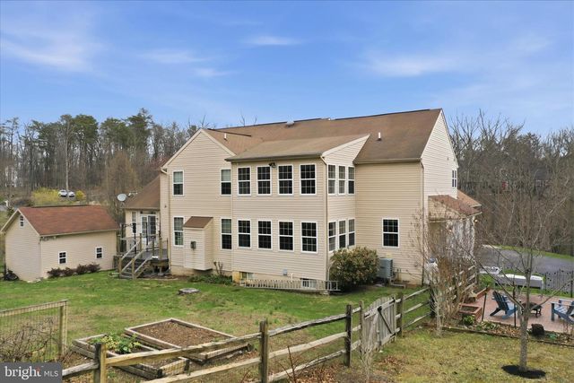 10 CARDIFF CT, Hedgesville, WV 25427