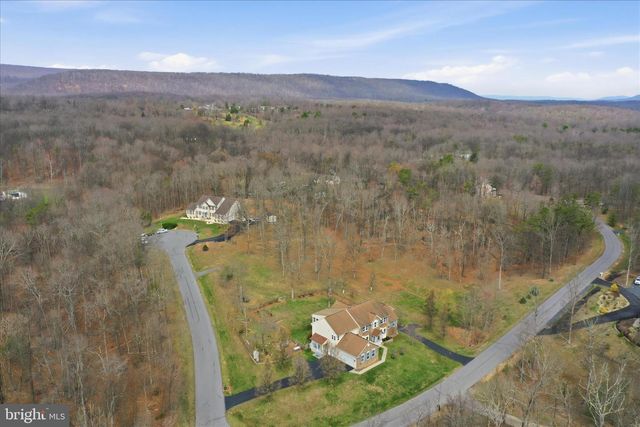 10 CARDIFF CT, Hedgesville, WV 25427