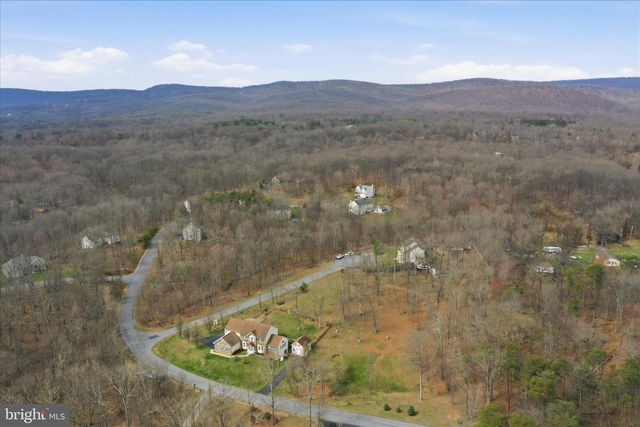 10 CARDIFF CT, Hedgesville, WV 25427