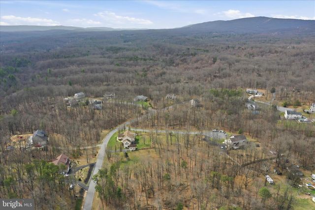 10 CARDIFF CT, Hedgesville, WV 25427