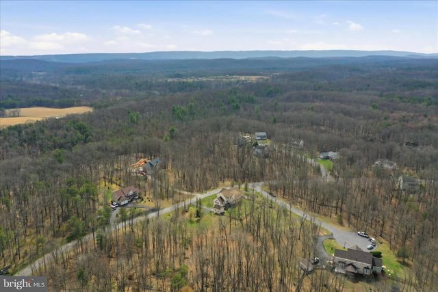 10 CARDIFF CT, Hedgesville, WV 25427