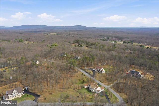10 CARDIFF CT, Hedgesville, WV 25427