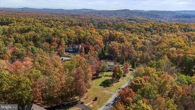 10 CARDIFF CT, Hedgesville, WV 25427