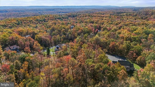 10 CARDIFF CT, Hedgesville, WV 25427