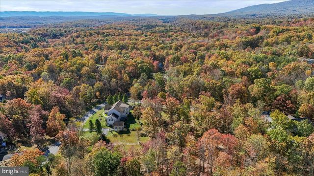 10 CARDIFF CT, Hedgesville, WV 25427